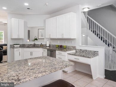 8706 Riverscape Ct, Odenton, MD 21113 - photo 4