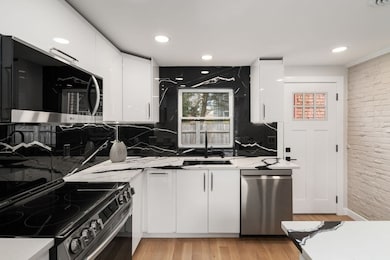 5 Bencliffe Cir, Auburndale, MA 02466 - photo 7