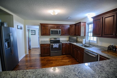 960 Goose Creek Rd, Shelbyville, TN 37160 - photo 4