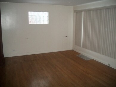 10042 Drury Ln, Westchester, IL 60154 - photo 2