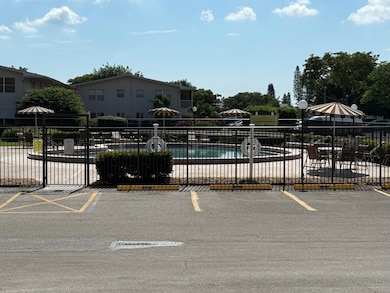 201 Cambridge I unit 2010, West Palm Beach, FL 33417 - photo 7