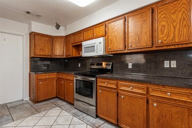 1717 Heather Ln, Alvin, TX 77511 - photo 4