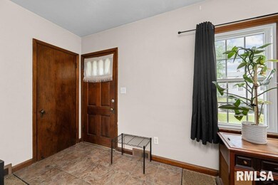1451 E High St, Davenport, IA 52803 - photo 2
