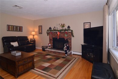 9 Candlewood Dr, Greenville, RI 02828 - photo 3