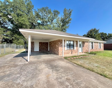 511 Belle Cir, Columbus, MS 39702 - photo 2