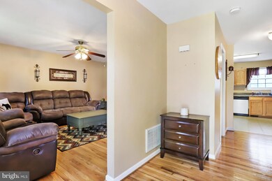 646 Cheshire Rd, Bunker Hill, WV 25413 - photo 3