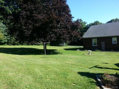 6175 Ridge Rd, Zionsville, PA 18092 - photo 3