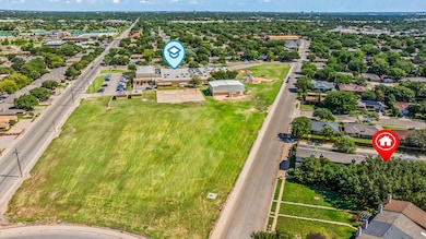 8633 Knoxville Dr unit 27, Lubbock, TX 79423 - photo 2