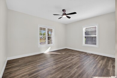 617 W 13th St, Davenport, IA 52803 - photo 4