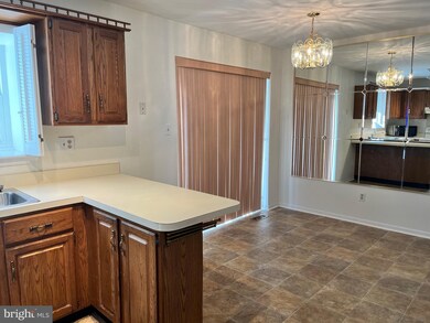 522 Bassett Ln, Norristown, PA 19403 - photo 3