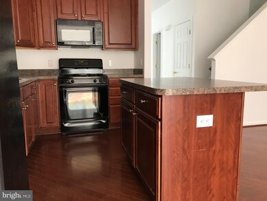 305 Hamilton Ct, Stephens City, VA 22655 - photo 3