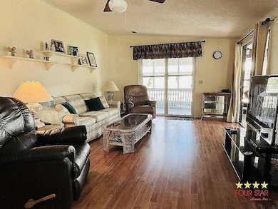 28944 Hubbard St unit 54, Leesburg, FL 34748 - photo 2