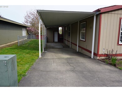 827 SW Livingston Place, Troutdale, OR 97060 - photo 4