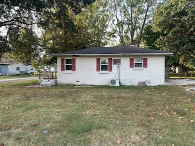 1114 Comstock St, Chillicothe, MO 64601 - photo 2