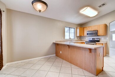 004-1-Kitchen