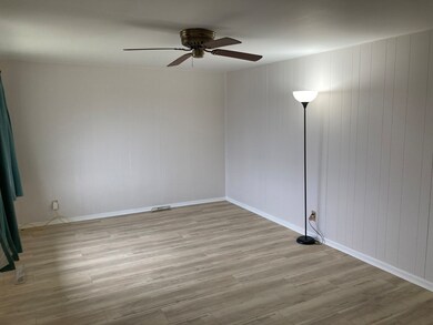 304 Amarillo Dr, Carpentersville, IL 60110 - photo 4