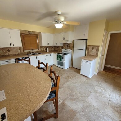 Kitchen (saturno marble flooring & sand/seashell c