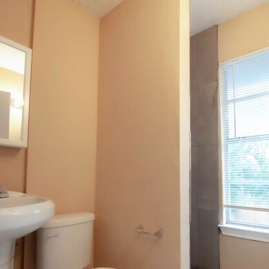 7136 Eastwood St unit A, Houston, TX 77021 - photo 7