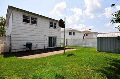 (5) Back Yard