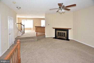 10505 Trinidad Ct, Manassas, VA 20109 - photo 4