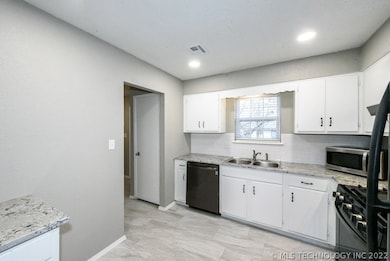 607 W 150th St S, Glenpool, OK 74033 - photo 3