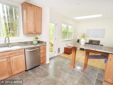 9103 Santayana Dr, Fairfax, VA 22031 - photo 7