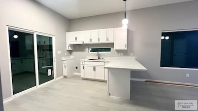 22206 Euclid Ave, San Benito, TX 78586 - photo 4