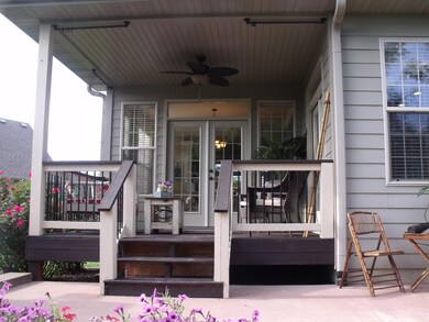 Beautiful deck with ceiling fan