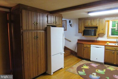 147 Tower Cir, Berkeley Springs, WV 25411 - photo 6