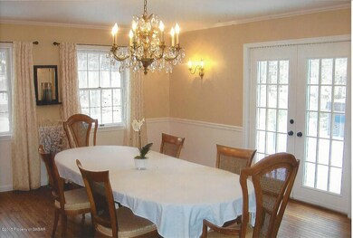 Pinecone-din room (1).jpg