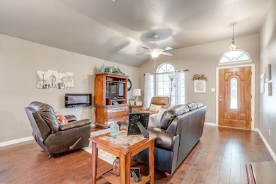 417 Jeffdale Dr, Burleson, TX 76028 - photo 6