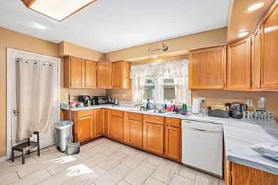 18273 Greenbay Ave, Lansing, IL 60438 - photo 6