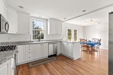 600 Trapelo Rd unit 4, Waltham, MA 02452 - photo 3