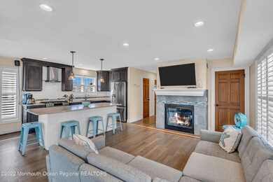 LR KITCHEN