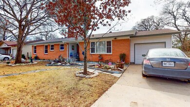 18 Page St, Hurst, TX 76053 - photo 4