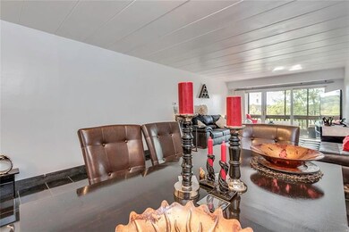 Dining area large enough to fit 6 comfortably