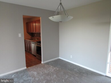 6011 Emerson St unit 704, Bladensburg, MD 20710 - photo 7
