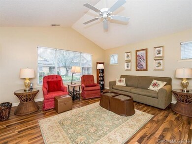 16 Gray Wolf Ln, Hendersonville, NC 28792 - photo 3