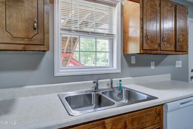 175 Scenic Apartment Rd unit 4, Unicoi, TN 37692 - photo 3