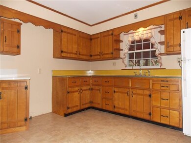 PLENTY OF CABINETS