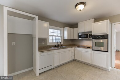 44173 Saint Andrews Ln, California, MD 20619 - photo 6