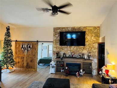 8970 Lismore Ct, Weeki Wachee, FL 34613 - photo 2