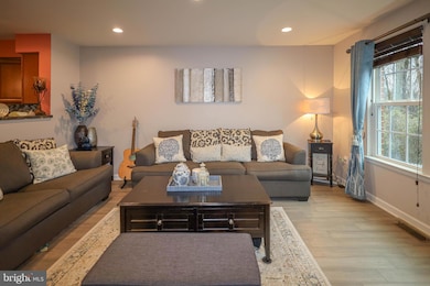 11719 Emerald Green Dr unit 904C, Clarksburg, MD 20871 - photo 5