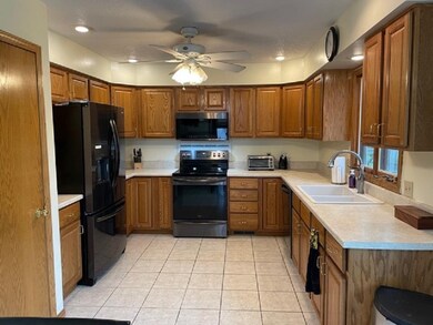 1358 W 51st St, Davenport, IA 52806 - photo 5