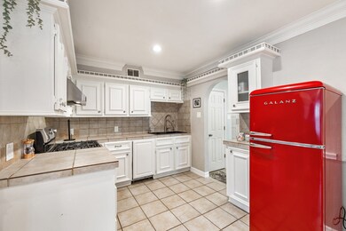 1223 Chamboard Ln, Houston, TX 77018 - photo 7