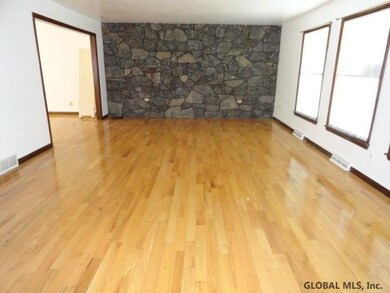 47 Kelton Ct, Albany, NY 12209 - photo 7