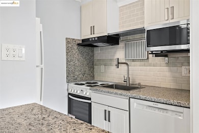 Watergate unit D523, Emeryville, CA 94608 - photo 3