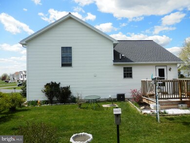 3774 Mountain Shadow Cir, Fayetteville, PA 17222 - photo 5