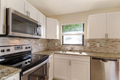 02_2417SWMercerStreet_177001_Kitchen_Low