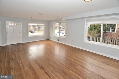 109 E Taylor Run Pkwy, Alexandria, VA 22314 - photo 2